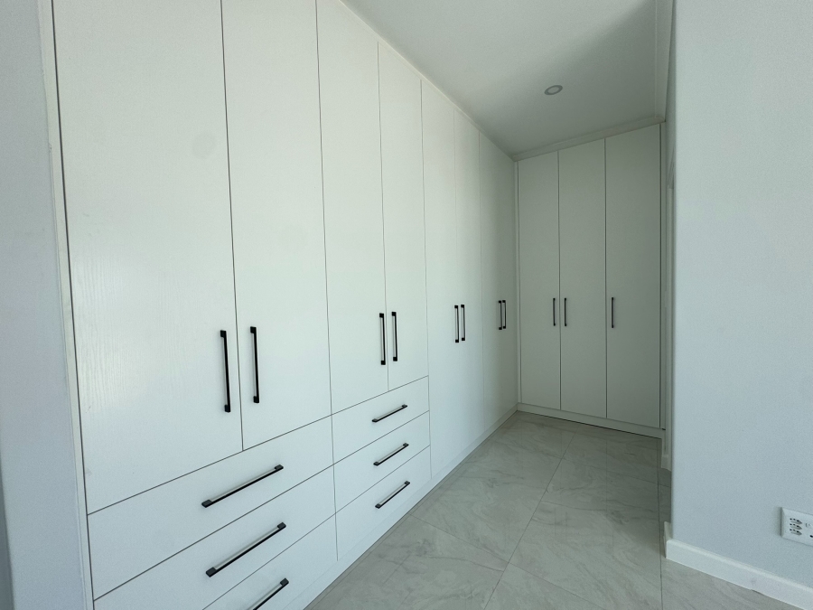 4 Bedroom Property for Sale in Sandown Western Cape